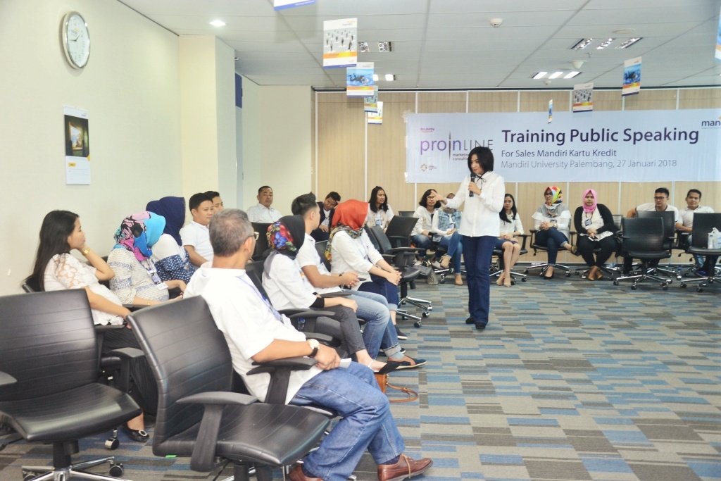 TRAINING PUBLIC SPEAKING