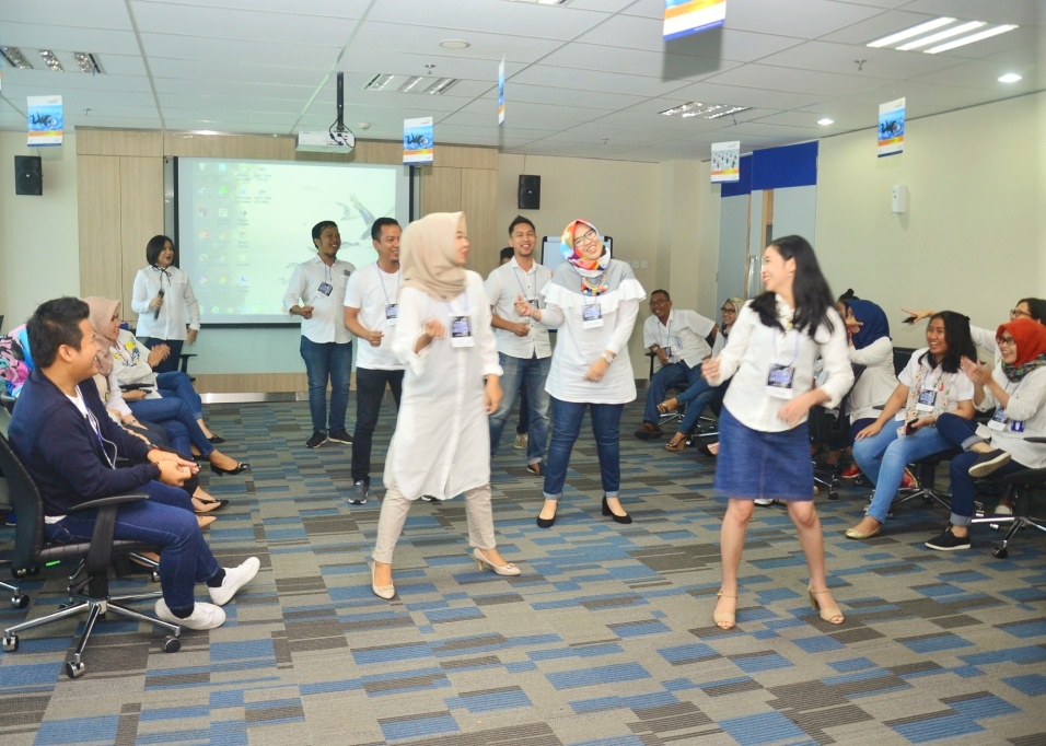 TRAINING PUBLIC SPEAKING