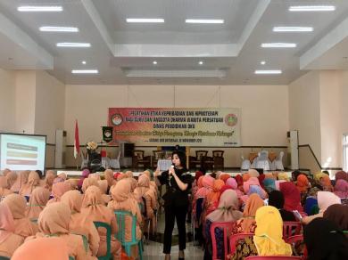 TRAINING ETIKA KEPRIBADIAN