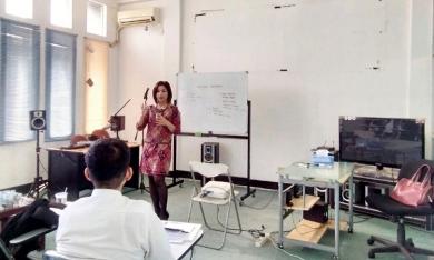 PRIVATE CLASS OF PUBLIC SPEAKING