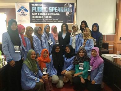 TRAINING PUBLIC SPEAKING
