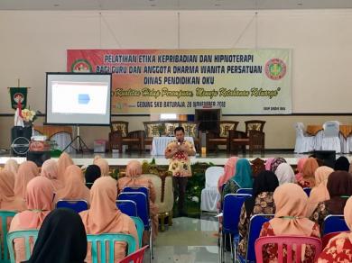 TRAINING ETIKA KEPRIBADIAN