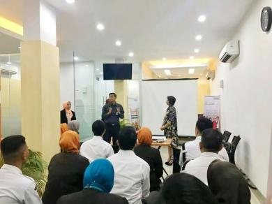 TRAINING PUBLIC SPEAKING